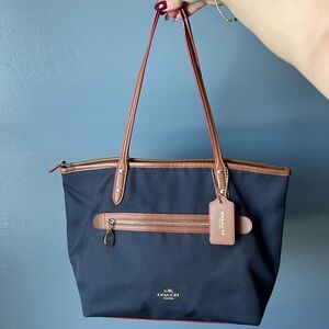 coach sawyer navy blue tote bag